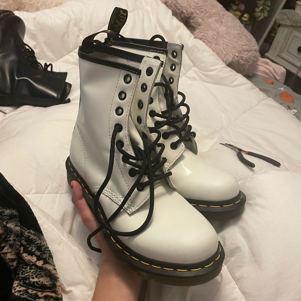 Doc Martens, Dr. Martens White Boots